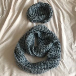 Steve Madden hat and scarf set